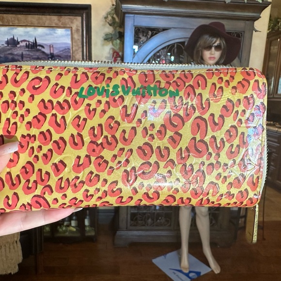 Authentic Louis Vuitton Limited Edition Stephen Sprouse Leapard Vernis Wallet - Picture 11 of 16